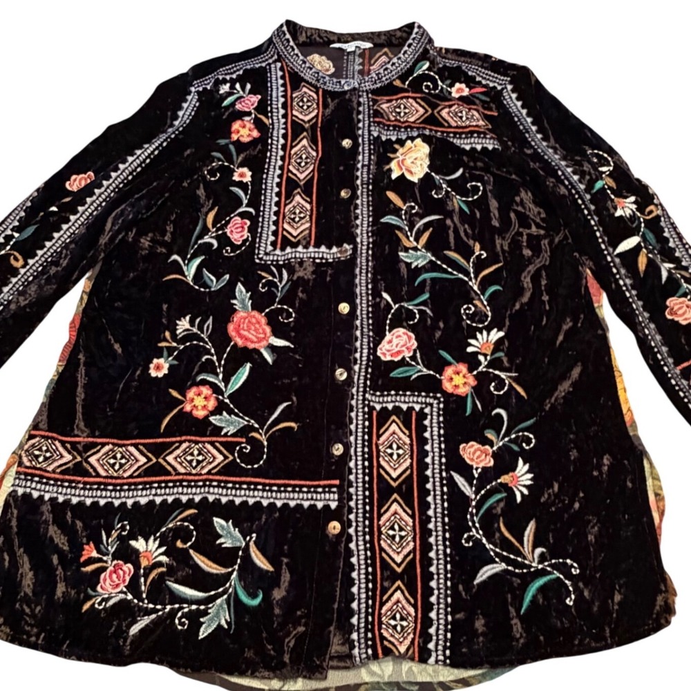 John Mark Black Embroidered Velvet Floral Tunic Top Size Large Whimsygoth Womens